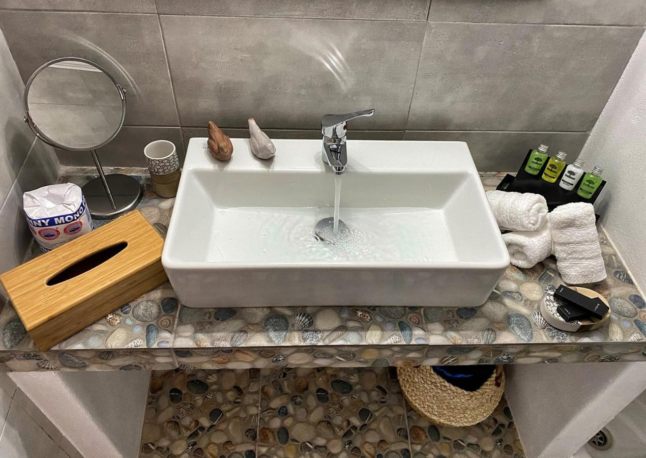 Milos Gem Suites Inn Πάχαινα Εξωτερικό φωτογραφία